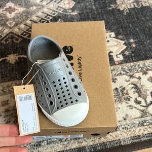 Native shoes (one shoe)